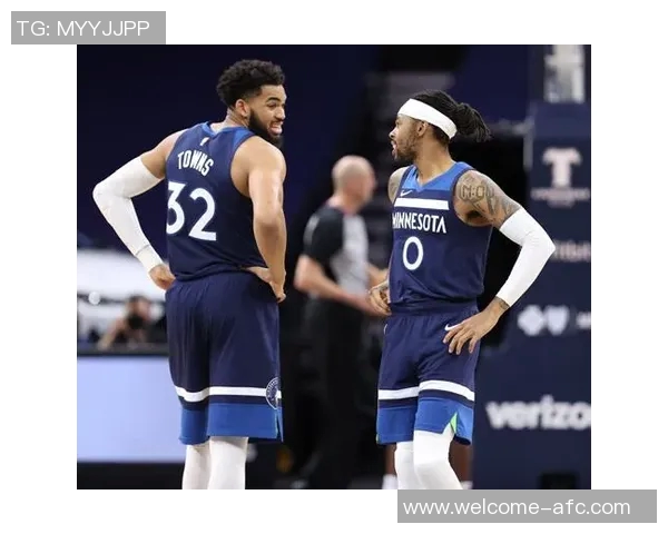 埃奇库姆表现出色如老将10投6中三分5中3罚球10中7砍下22分4篮板5助攻