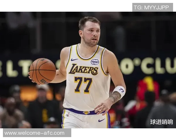 杨毅分析湖人战术选择认为詹姆斯影响东契奇表现宁愿全力支持东契奇